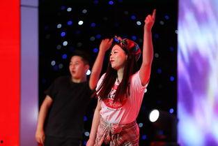 男子街头跳街舞抖音网红,燃爆你的视觉神经！